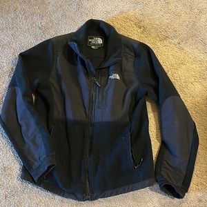 Moving sale. Make an offer. Women’s NorthFace coat size medium.